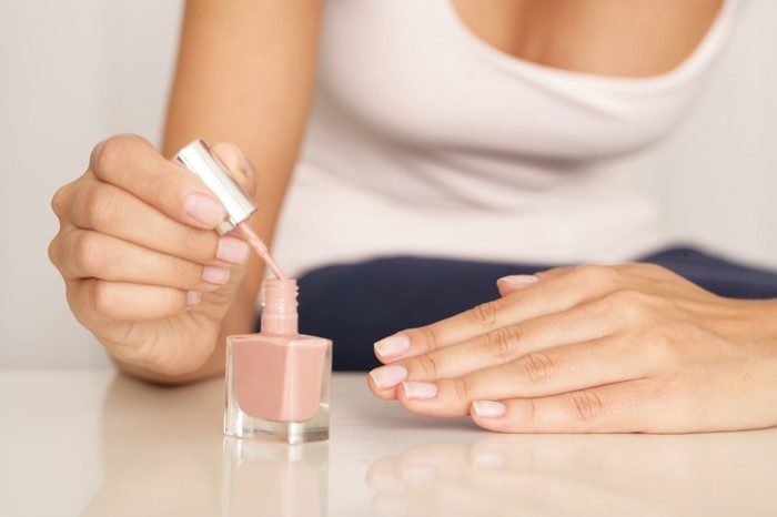 Как высушить лак на ногтях в домашних условиях ?