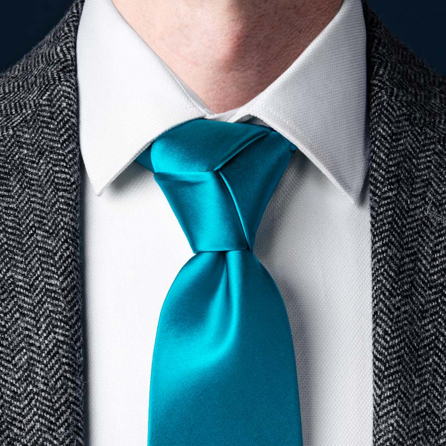 Элегантный узел галстука "Тринити"