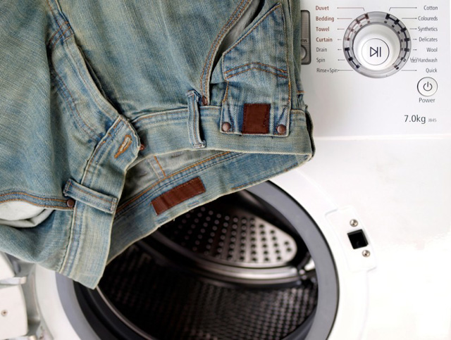 как быстро высушить джинсы