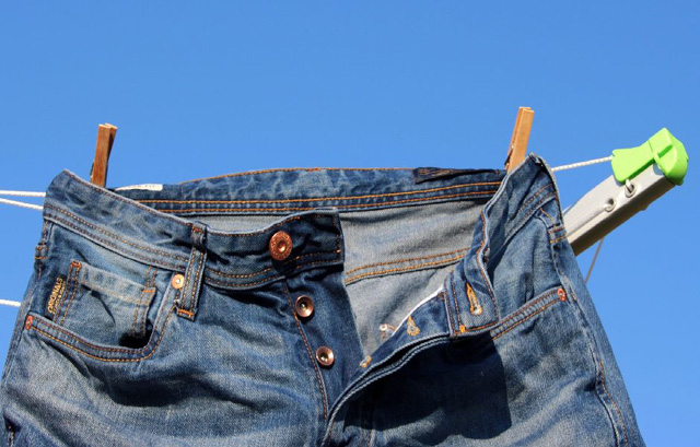как сушить джинсы на воздухе