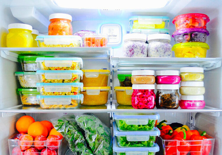 Что не стоит хранить в холодильнике