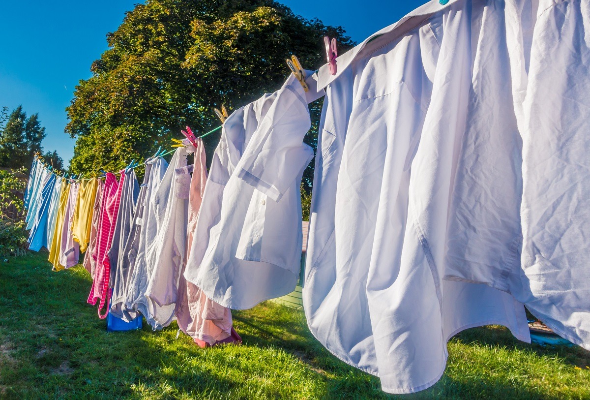 как высушить одежду на улице