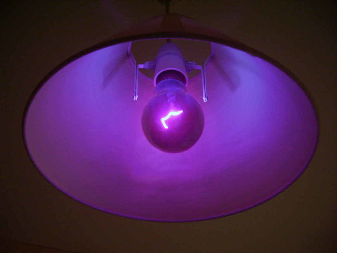 ультрафиолетовая лампа