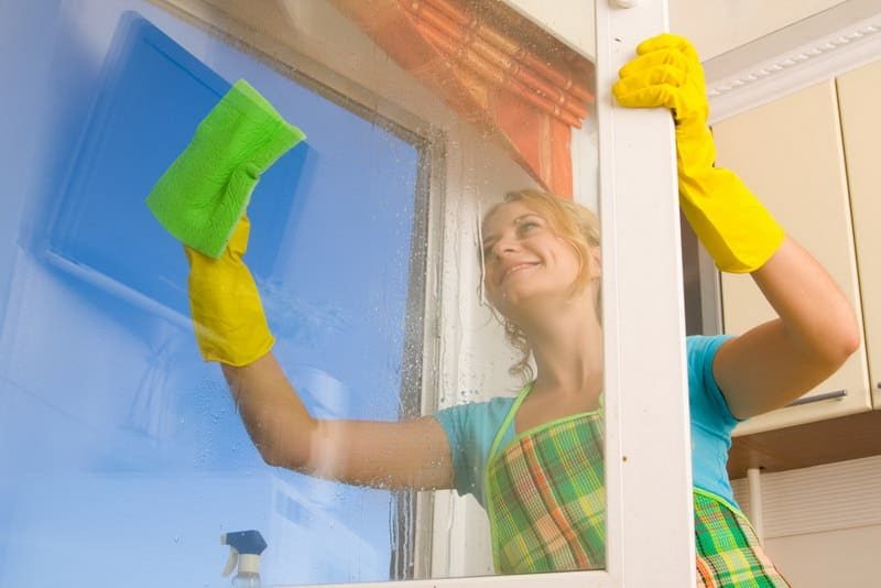 Как вымыть окна быстро и без разводов