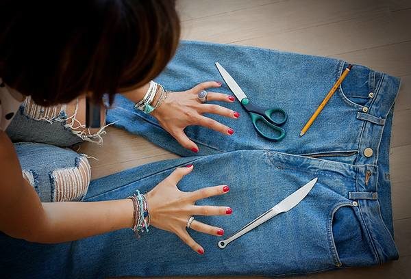 Подготовка к протиранию джинсов