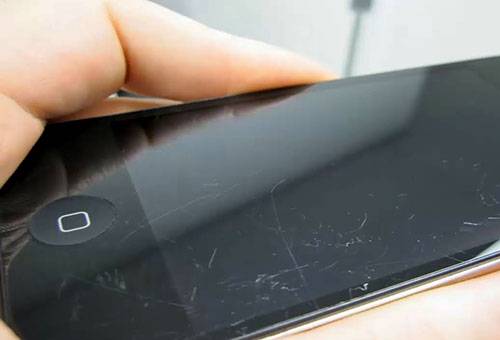 Как удалить царапины с экрана мобильного телефона?