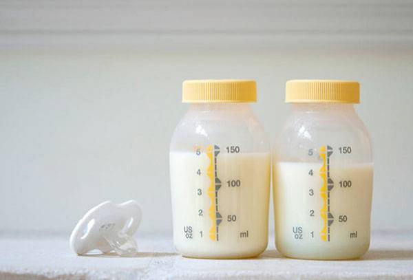 Как хранить грудное молоко, как долго оно будет оставаться свежим в холодильнике