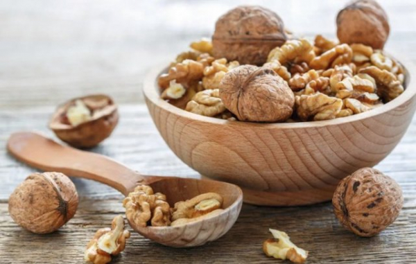 Грецкий орех - польза и вред для мужчин и женщин, противопоказания, сколько орехов можно съесть в день