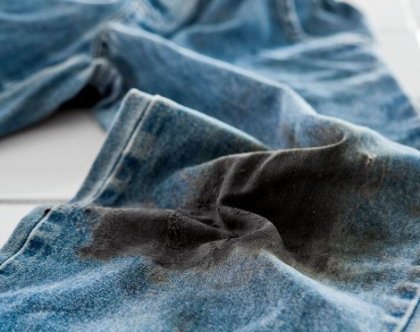 Как смыть автомобильное масло с одежды в домашних условиях (куртки, джинсы)