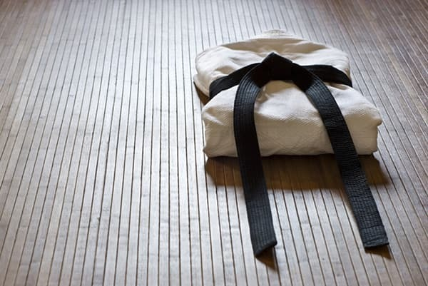 Как постирать кимоно в стиральной машине для дзюдо, карате, айкидо, чтобы ткань не давала усадку?