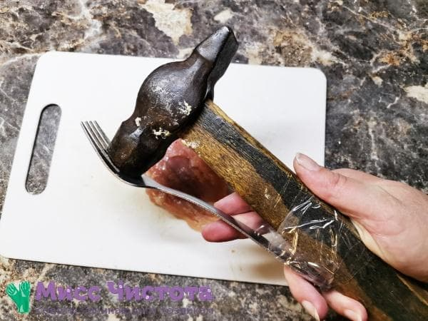 Как сделать ребра с помощью обычного молотка и вилки