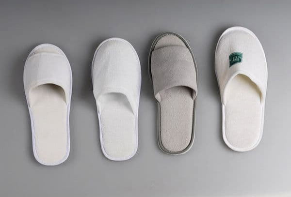 Тапочки можно стирать в стиральной машине: правильный уход за обувью в спальне