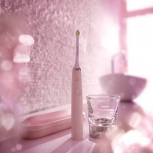 Как правильно чистить зубные щетки и ухаживать за электрической зубной щеткой - мыть с мылом или нет