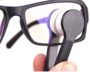 Как правильно мыть очки и чего нельзя делать, чтобы не повредить линзы и оправу
