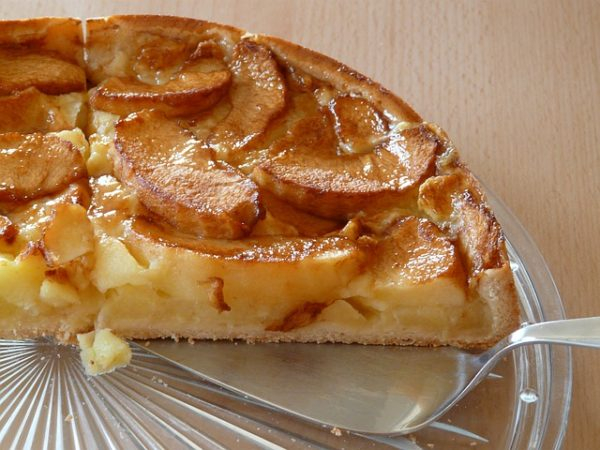 Вкусная, ароматная, рассыпчатая яблочная манна: рецепты на любой вкус