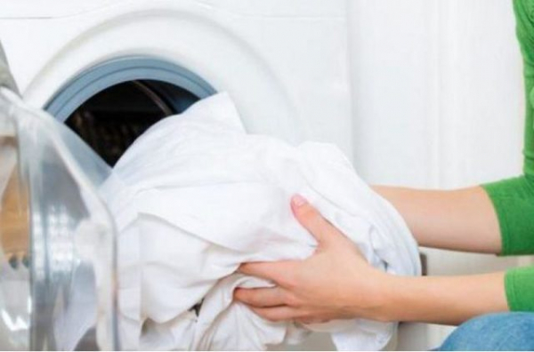 Аспирин в стиральной машине: потому что это лучший бытовой отбеливатель для стирки одежды