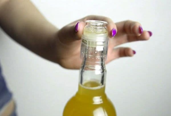 Вторая жизнь бутылки: зачем вам дозатор и как его удалить?
