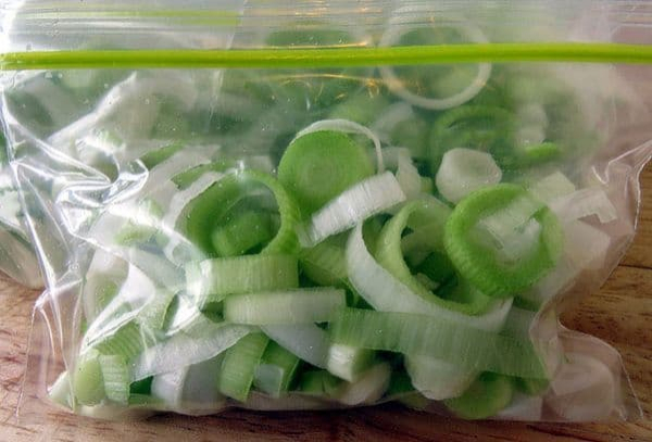 можно ли хранить в холодильнике лук: зелень, лук, наборы