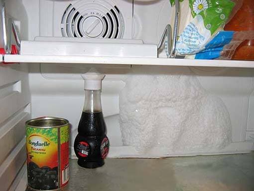 Почему нельзя положить горячее в холодильник и в чем риск