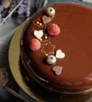 Муссовый торт с зеркальной глазурью: 4 рецепта десертов
