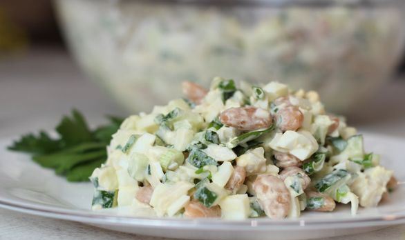 Самый вкусный салат из кальмаров: подборка рецептов любимого блюда