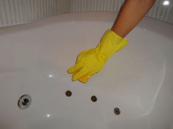 Пятна от перманганата калия: быстро и эффективно очищают руки, одежду и различные поверхности
