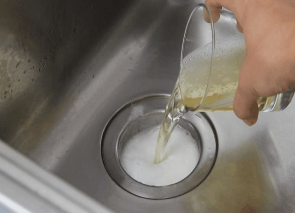 Сода и уксус для чистки труб - проверенные народные средства