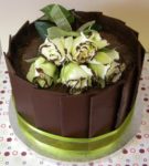 Сладкое творчество: украшаем торт шоколадом