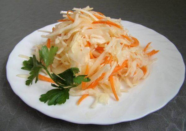 Салаты из свежей капусты: 19 простых и вкусных рецептов