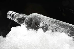 Водка застывает в морозилке, как замораживает напиток, как меняются вкус и цвет