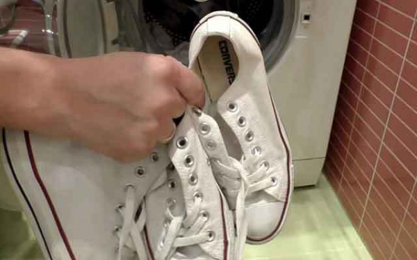 Как стирать крокодилов в стиральной машине, чтобы не повредить их и саму обувь