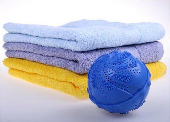 Шарики для стирки пуховых одеял в стиральной машине: виды, плюсы и минусы