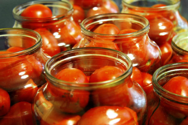 Как хранить помидоры дома?