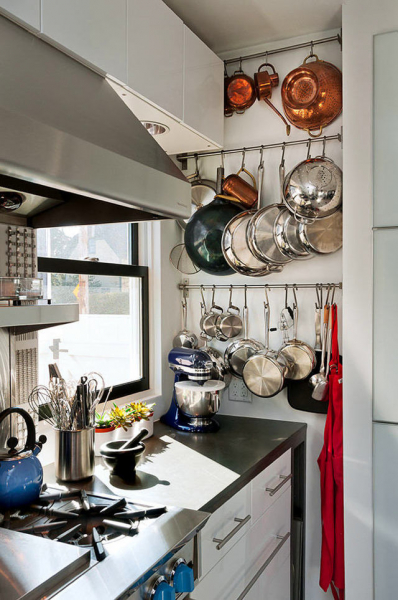 Идеи для хранения кастрюль и сковородок на кухне: удобно, практично и красиво