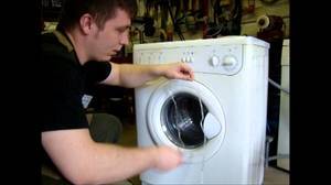 Как вынуть белье из барабана стиральной машины: пошаговая инструкция