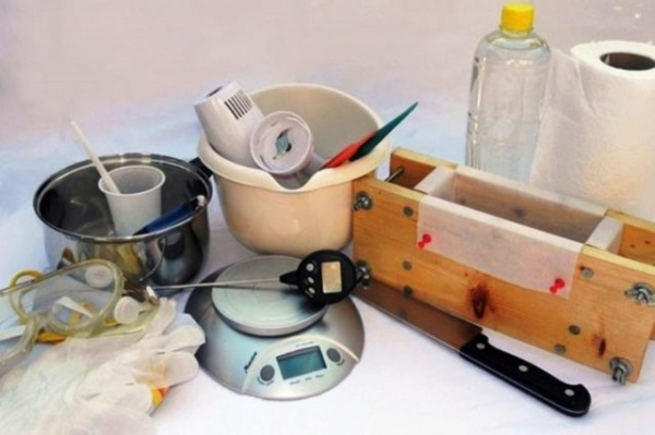 Как сделать мыло из остатков в домашних условиях своими руками - пошагово на производстве недорогого мыла