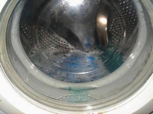 Стиральная машина не сливает воду: причины и что делать