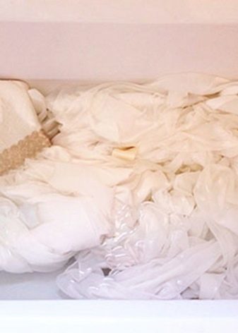 Как правильно погладить свадебное платье и не испортить ткань?