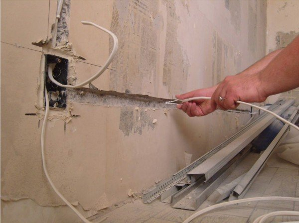Электропроводка в квартире своими руками: ремонт и монтаж проводки с нуля