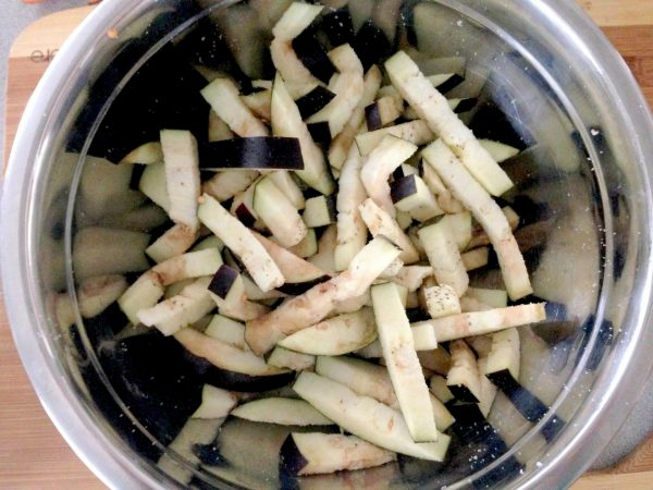 Салат из баклажанов «Вкусный на каждый день»: просто облизни пальцы