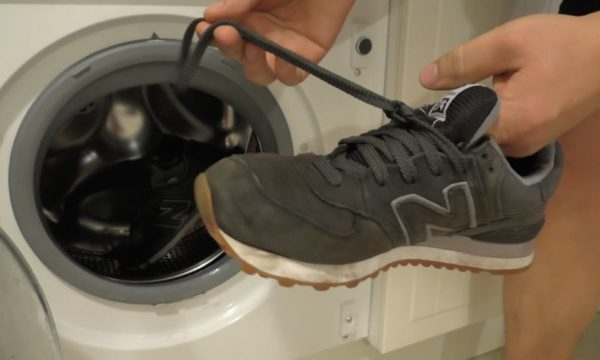 Правила стирки кроссовок в стиральной машине