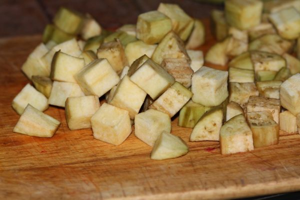 Салат из баклажанов «Вкусный на каждый день»: просто облизни пальцы