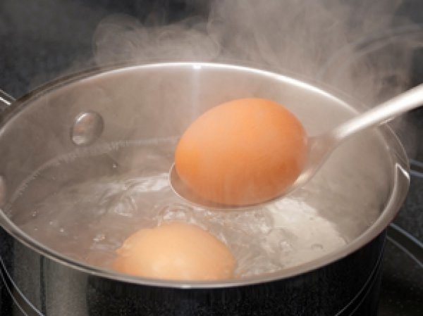Как и сколько варить яйца всмятку и вкрутую