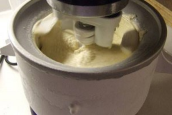 Как приготовить домашнее мороженое в мороженице