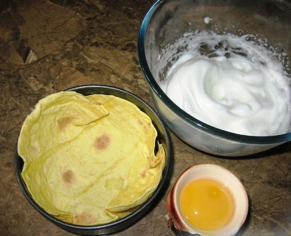 Необычная яичница в лаваше: готовим завтрак по-новому