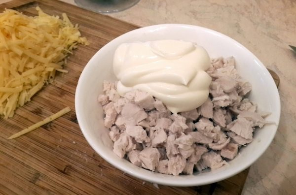 Восхитительно вкусный салат «Искушение»: праздничное блюдо за считанные минуты
