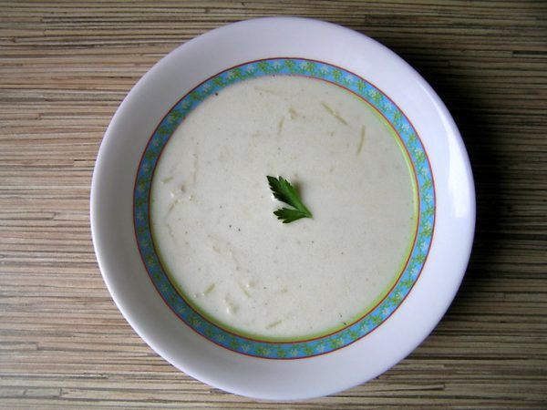 Очень вкусно и полезно: жирный молочный суп с лапшой
