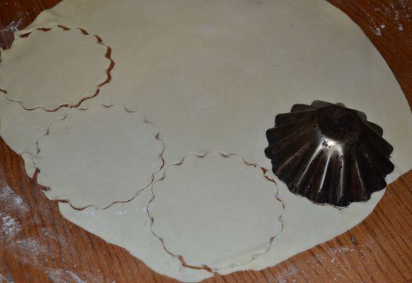 «Перла Нера»: украсьте стол оригинальной закуской из слоеного теста
