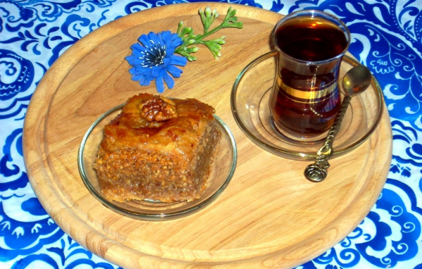 Пахлава: как правильно есть турецкую сладость