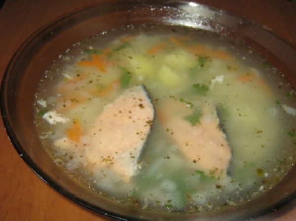 Приготовление супа из лосося: домашние рецепты королевского блюда